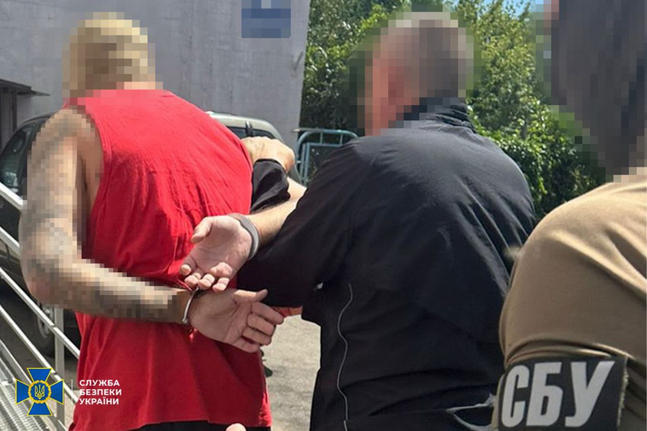 СБУ затримала поплічника ФСБ, який підпалював службові авто Сил оборони